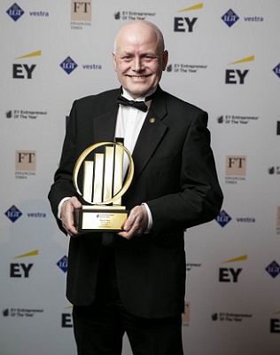 Martin Frost, CEO of Cambridge-based CMR Surgical, was named ‘Disruptor’ winner at the EY Entrepreneur Of The Year™ 2019 UK awards 