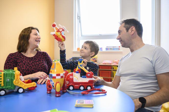 Owen Everitt with parents Sarah and Rob