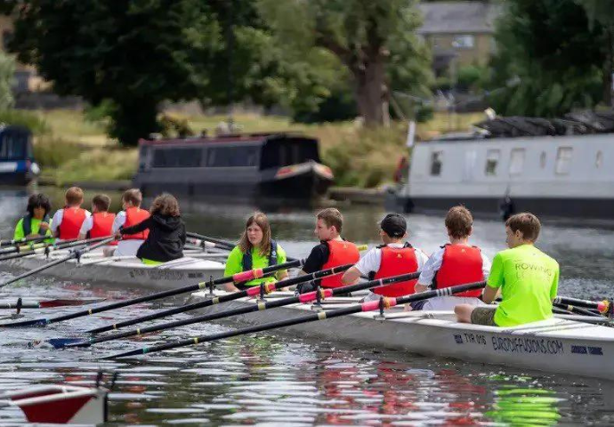 children rowing